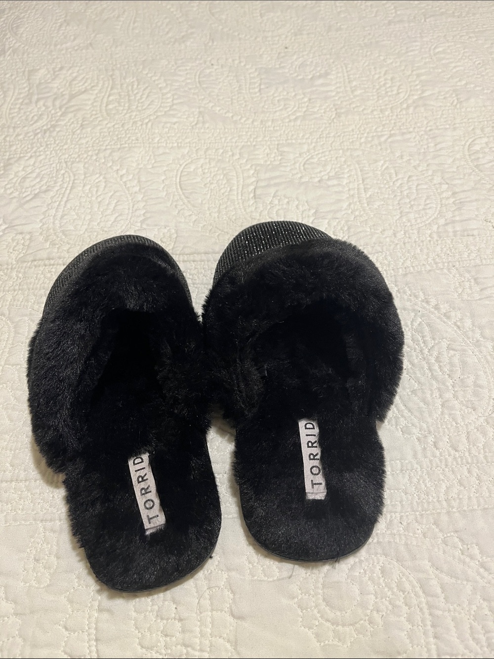 torrid Black Sparkle Faux Fur Slide Slippers - Picture 3 of 4